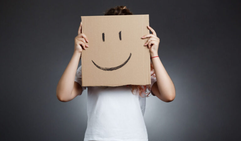 O que Você Esconde por Trás da Máscara?